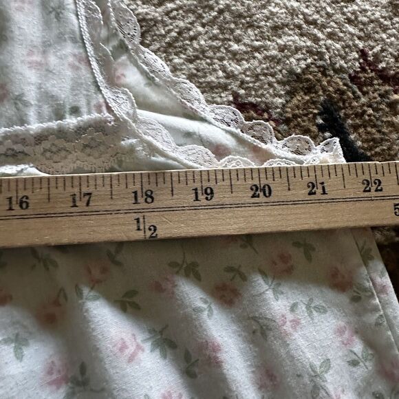 Floral Lace Women's Robe - Picture 11 of 12